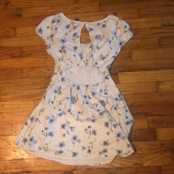 White with blue flowers forever 21 dress - Picture 2 of 4